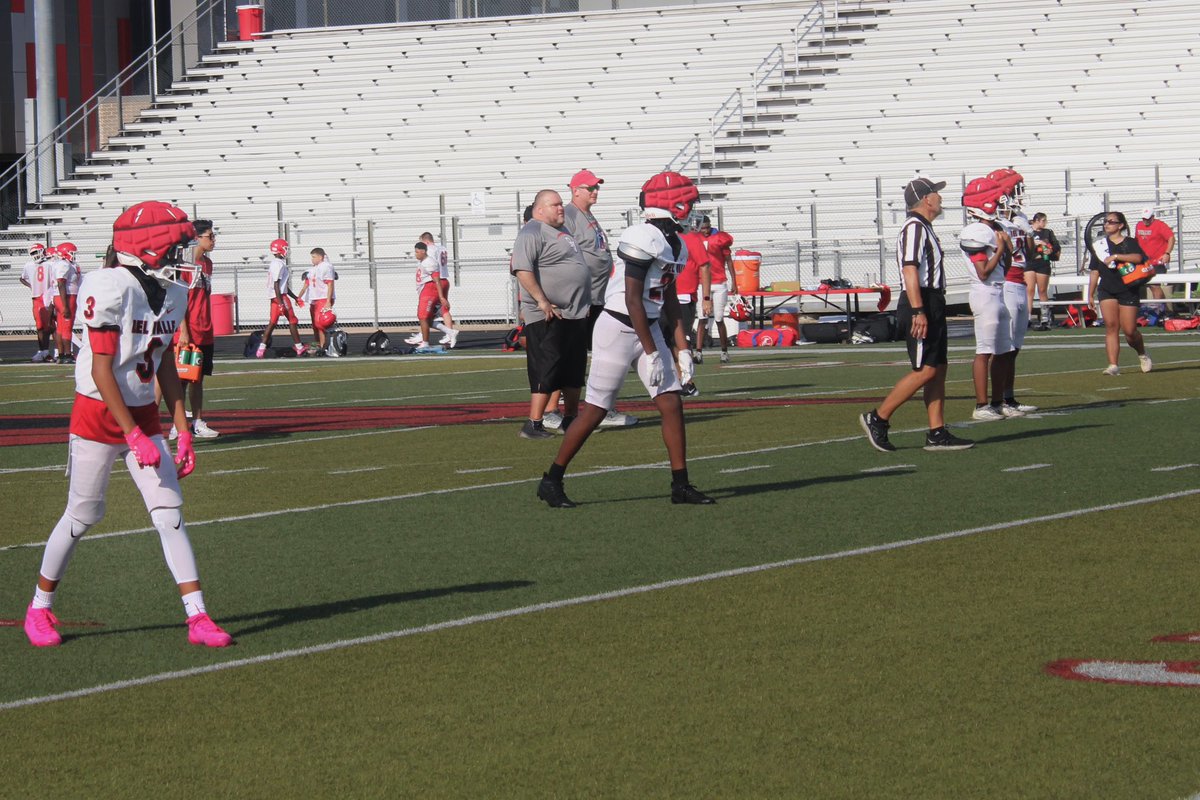 Del Valle Football tweet media