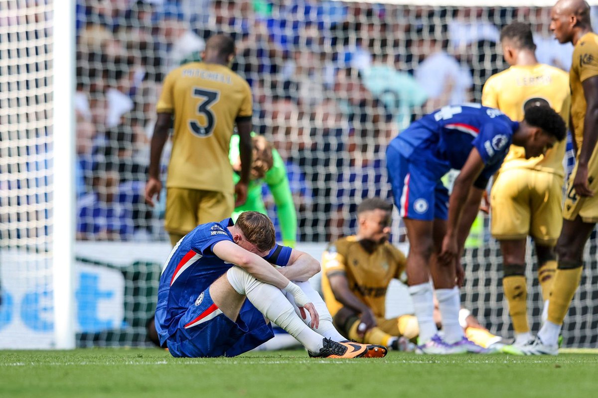 Keep your head up king, your crown is falling👑

This Friday we go again, when we face Graham Potter’s West Ham away. 

Must win game, against a massively underperforming side with a terrible start to the season. 

Let’s go on a run boys🔵🦁🏆