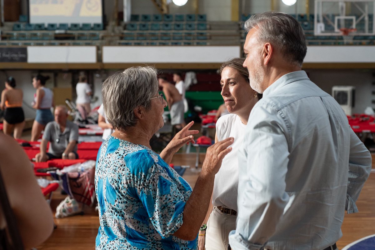 El trabajo de los alcaldes y alcaldesas durante estos días tan complicados está siendo esencial. Gracias a todos ellos por su cercanía, por cuidar de sus vecinos y por colaborar de manera incansable en la recuperación de la normalidad.