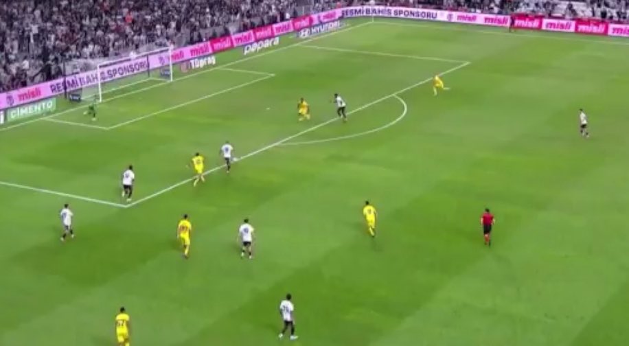 no context beşiktaş (@nocontextjk) on Twitter photo 