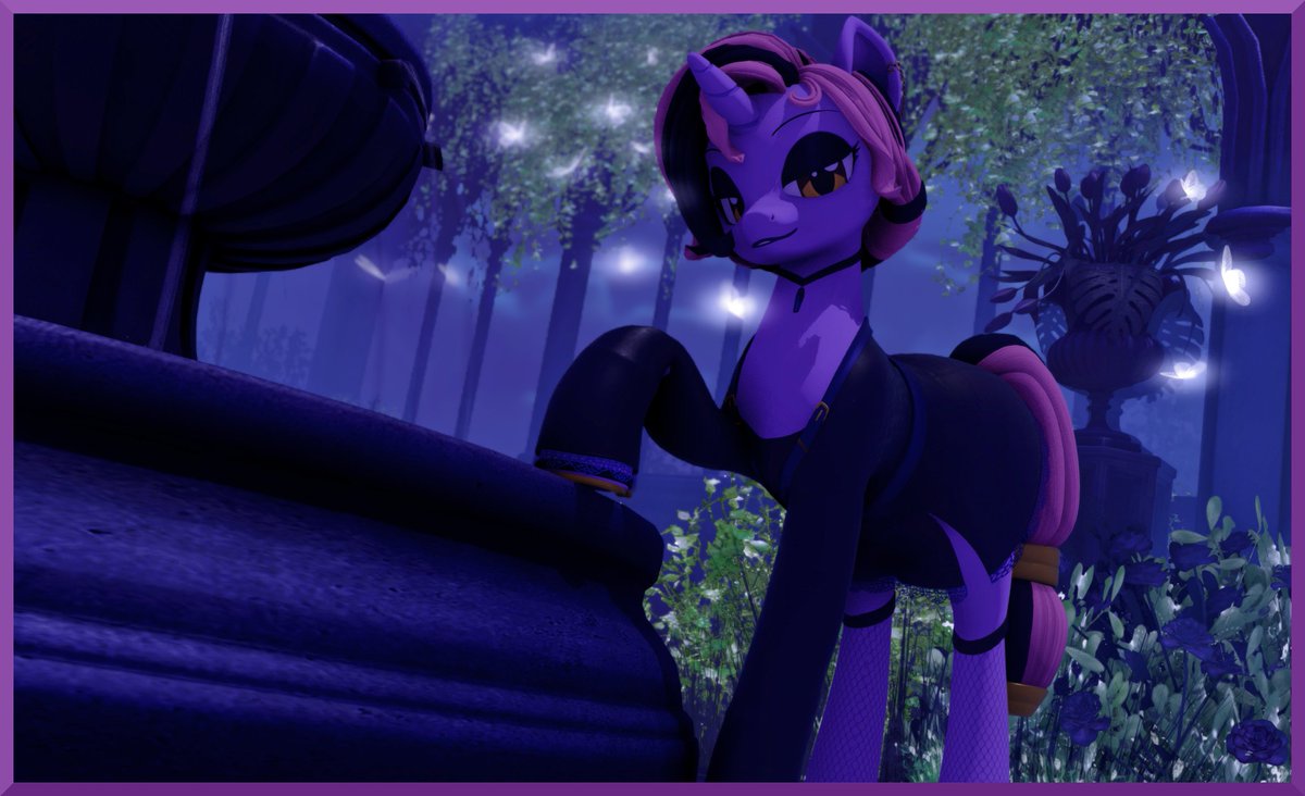 Aurum decided to dress up in a more fitting outfit for the little gothic garden! Of course he is very happy to show off...💜🌹

#MLP #SFW #Secondlife #Pony #Popen #Goth #Garden #Unicorn #Femcolt #Stallion #mlptwt