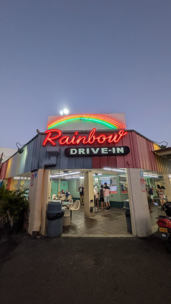 ハワイ2日目！
まだ体調不良は続いてるけどまだよくなってた！
ファーマーズマーケットおもしろかったー！