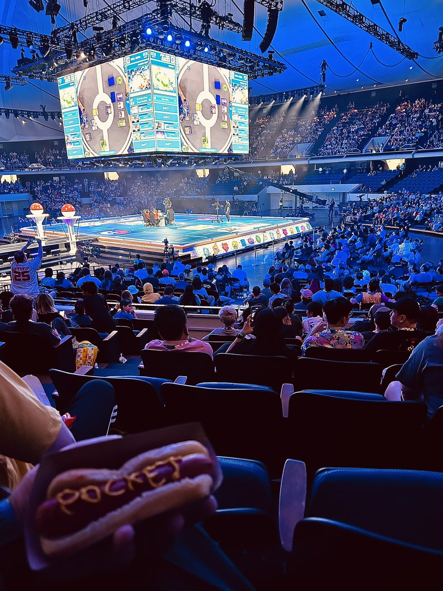 PokemonTCGP's tweet photo. What a view. 🌭 #PokemonWorlds https://t.co/QpGNVsdJ6z