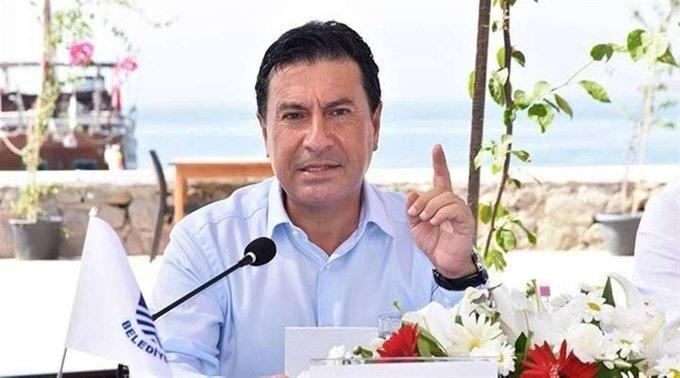 "Halkımızın oylarıyla gelinen makamlar ganimet değil, emanettir. Yüklenip başka bir partiye götürülemez"
Ahmet Aras
Muğla Büyükşehir Belediye Başkanı