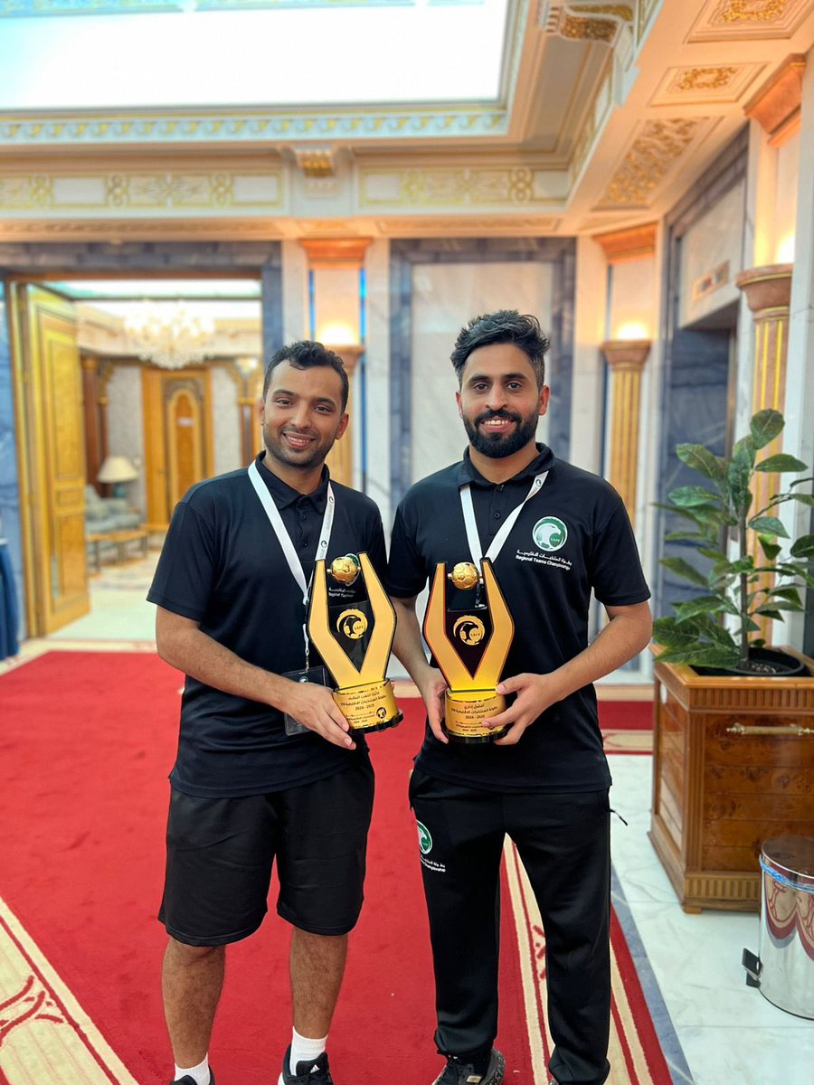 في بطولة المنتخبات للمراكز الإقليمية التابعة للإتحاد السعودي لكرة القدم <a href="/saudiFF/">الاتحاد السعودي لكرة القدم</a> 
حقق الأخ العزير والقائد التاريخي لنادي عرعر <a href="/ArarclubFC/">نادي عرعر السعودي</a> عبدالهادي عبدالله الرويلي جائزة أفضل إداري في البطولة ..
وحقق منتخب مركز الحدود الشمالية جائزة اللعب النظيف..

نظرتي في الكابيتانو عبدالهادي