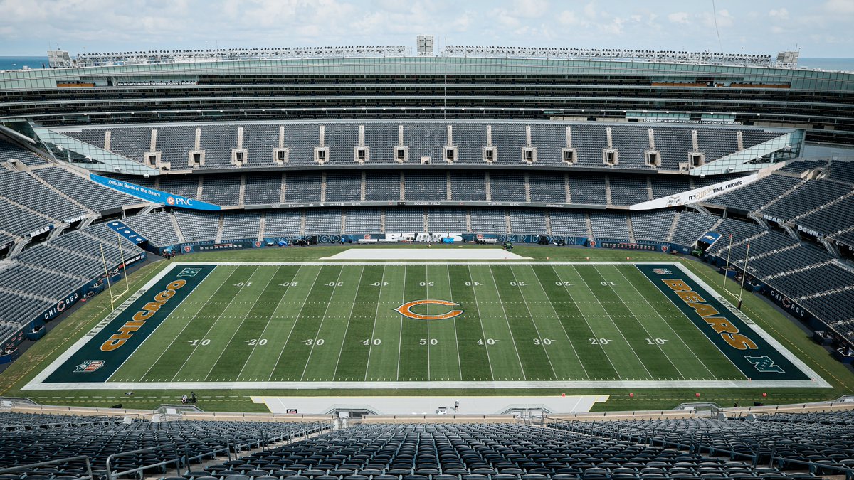 Beautiful day for some Bears football 🤩