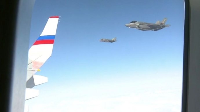 bigcatwar's tweet image. 1.фото сопровождение вражеского обьекта в небе США.2.фото обьяснение,что будет,если полезешь в залупу...