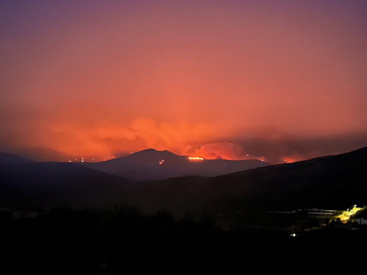 “Boa noite”
Pampilhosa da Serra.
#Fajão 
#Incendios #fogos