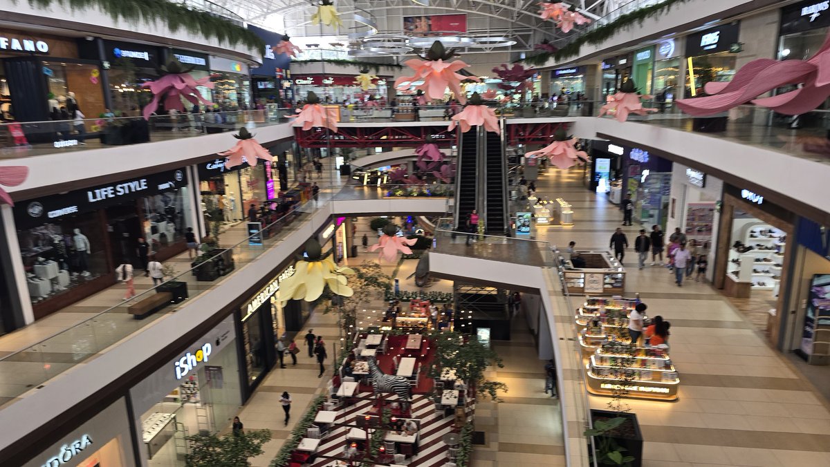 Naranjo Mall in Guatemala City.  While we see malls slowly dying in the US, they are alive and well in other countries.  The difference is that these countries are allowed to enforce the rules while the US doesn't as businesses and politicians are scared of what someone on TikTok