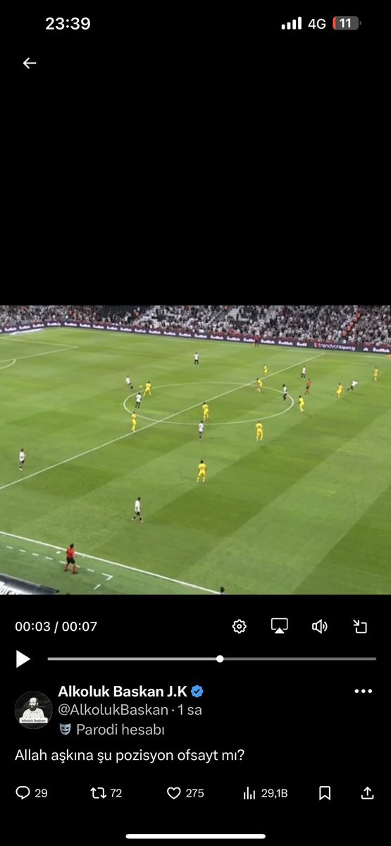 Şu ofsayt pozisyonunu ben top ayağı baya terk ettiğinde fotoyla aldım düşünün ve tekrarı verilmedi. Neden neden neden! <a href="/Besiktas/">Beşiktaş JK</a> <a href="/bulentuslu1903/">Bülent USLU</a> <a href="/forzabesiktas/">çArşı</a>