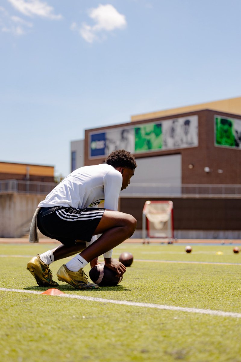 KingstonB_2028's tweet photo. Dear God: 
Thank you for believing in me 🙏🏽

#SophomoreSzn
#QBKing https://t.co/aCvgJID7PP