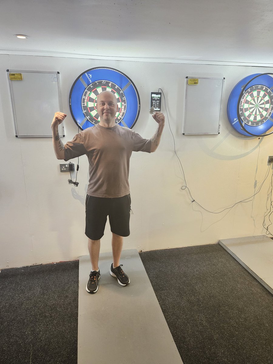 IDL_Darts's tweet photo. Edgar Znutins takes today's #Southwark GP title with a 6-1 final victory over rankings leader Charlie Green.

Next week, it's off to the Moretown Belle on Friday night, and the Hammersmith Belle on Saturday night.

Join in now https://t.co/C4til63TZB https://t.co/H8pyVxGmV6