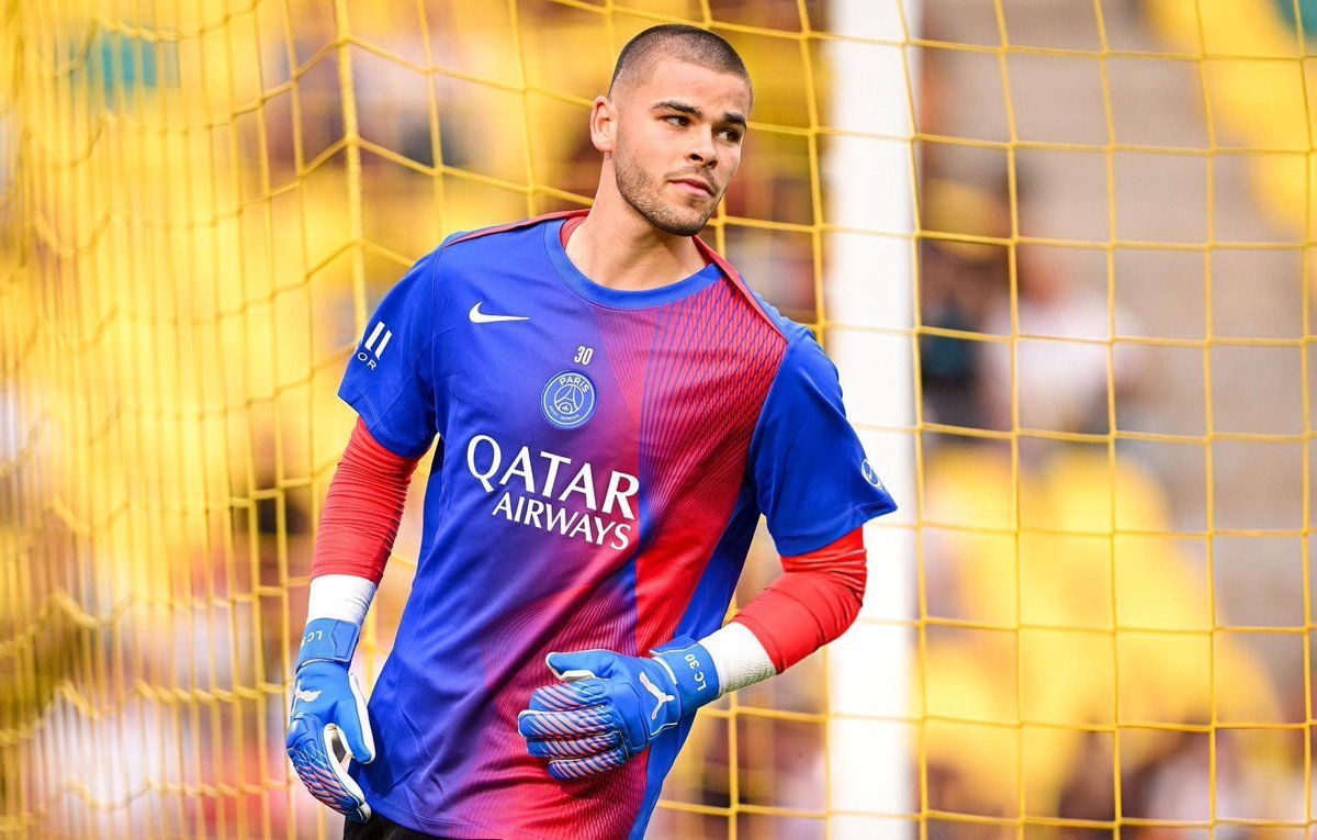 Premier clean-sheet pour Lucas Chevalier #PSG