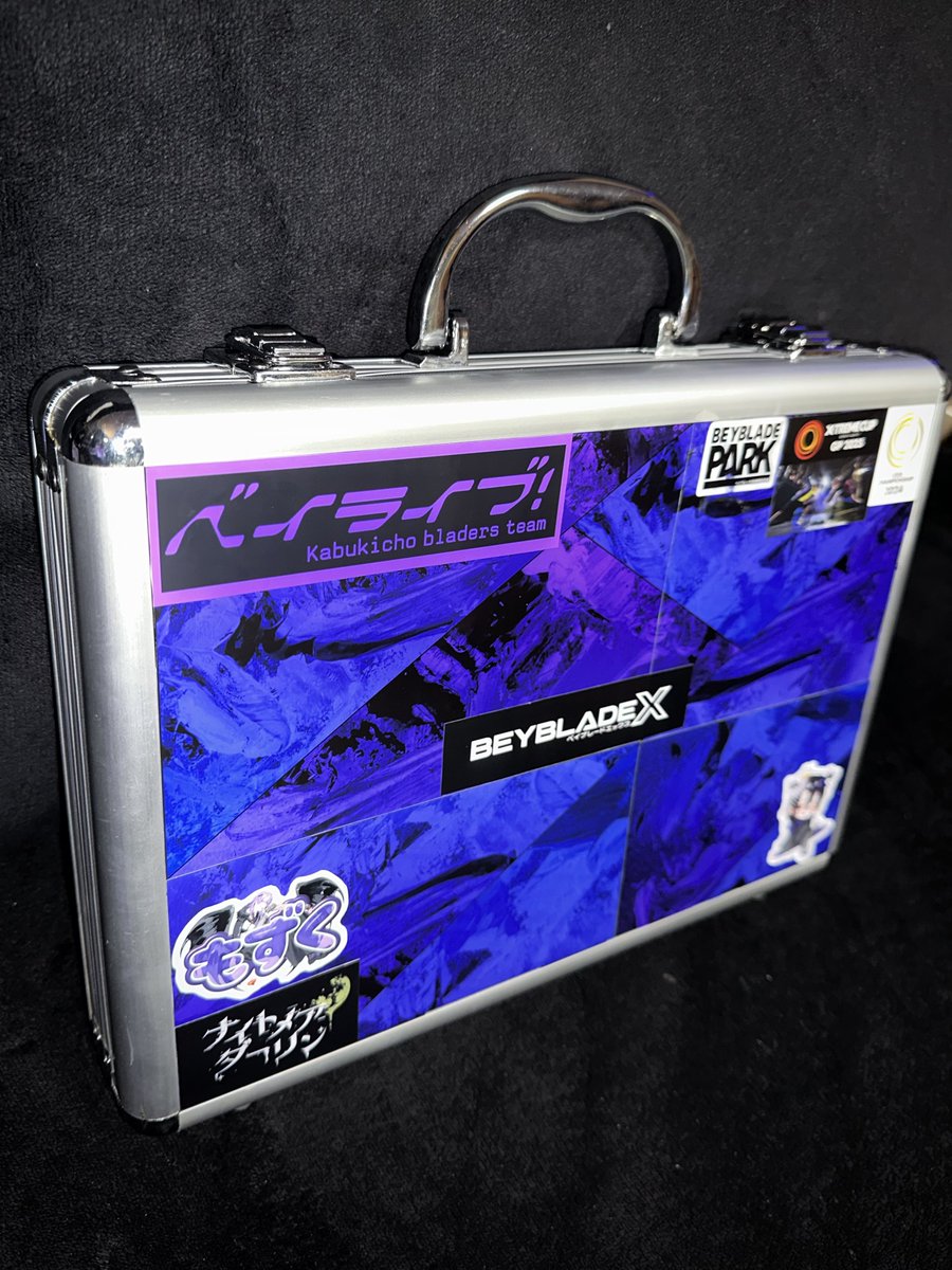 ベイブレードまとめ売り（アタッシュケース付き） アルミ製 アタッシュケース 鍵付き（ベイブレードX/ポケカなどの