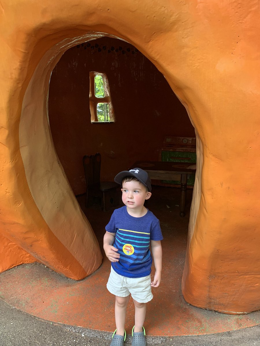 HooliPlays's tweet photo. Little Dude got to explore a Pumpkin House, ride on a real Pirate Ship, drive a tractor (x6), and meet Daniel Tiger! #StoryLand #NH https://t.co/LZRBbduf2Z