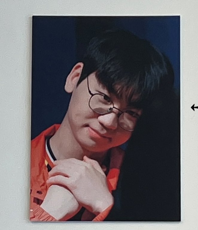 Dotori_ran's tweet photo. 예전 도란 생일카페 갔다가 본 사진인데.. 폰에 원본 저장하고 싶어요..🥹 어디서 볼 수 있을까요오…
Doran https://t.co/cNBNbDv5Lk