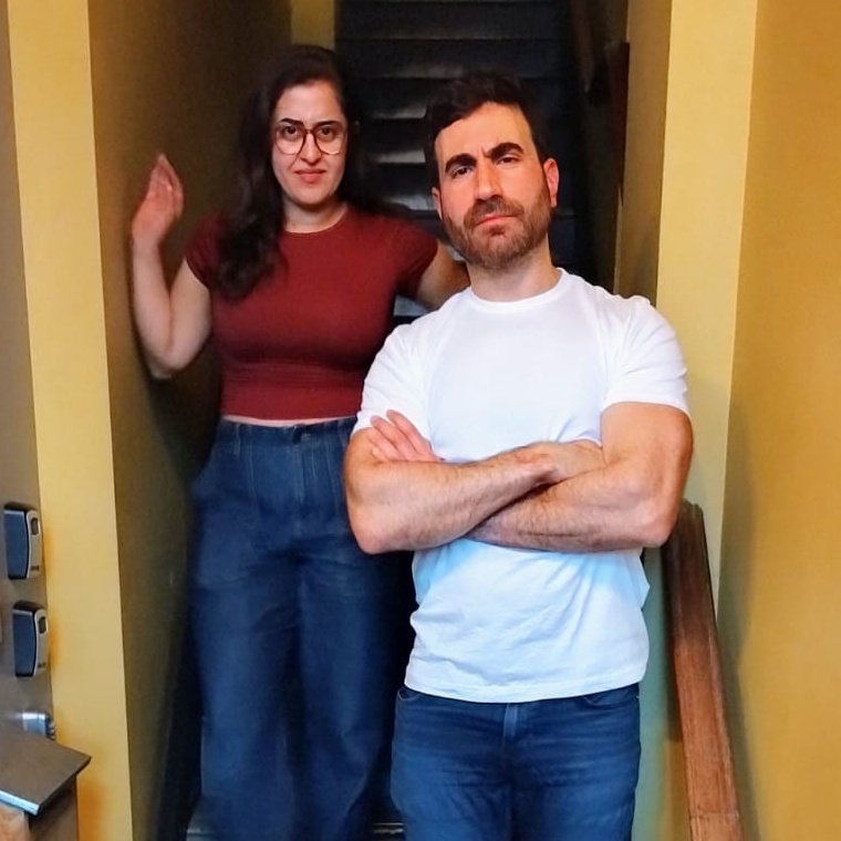 A vintage Sunday show thanks to Samira Banks and Brett Goldstein. And, of course, a tip-top crowd and Adam Benjamin. So many more shows at our site 🩷💛