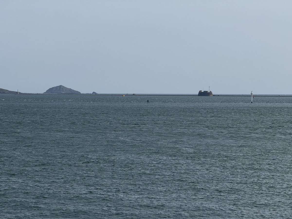 Trying to take a photo of Plymouth Breakwater, a mile wide breakwater built in 1812 to protect the growing fleet in Plymouth Sound as Britain responded to the challenge of the Napoleonic wars.