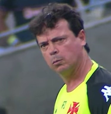 Vasco fazendo goleada histórica

Diniz na beira do campo