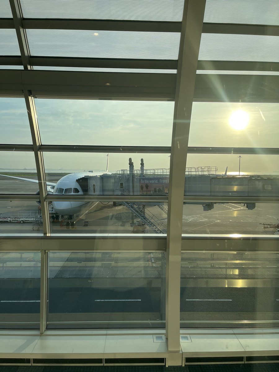 盆明けてるのに
この時間から空港混んでるのね、、、、