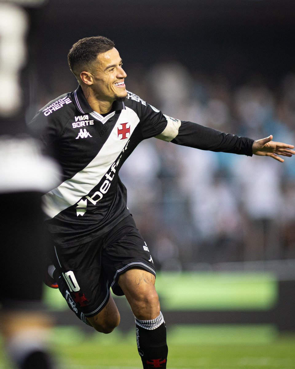 newscolina's tweet photo. FIM DE JOGO. TE AMO VASCO. 

Santos 0 x 6 VASCO

📸 | Matheus Lima https://t.co/1LyIYHvsbS
