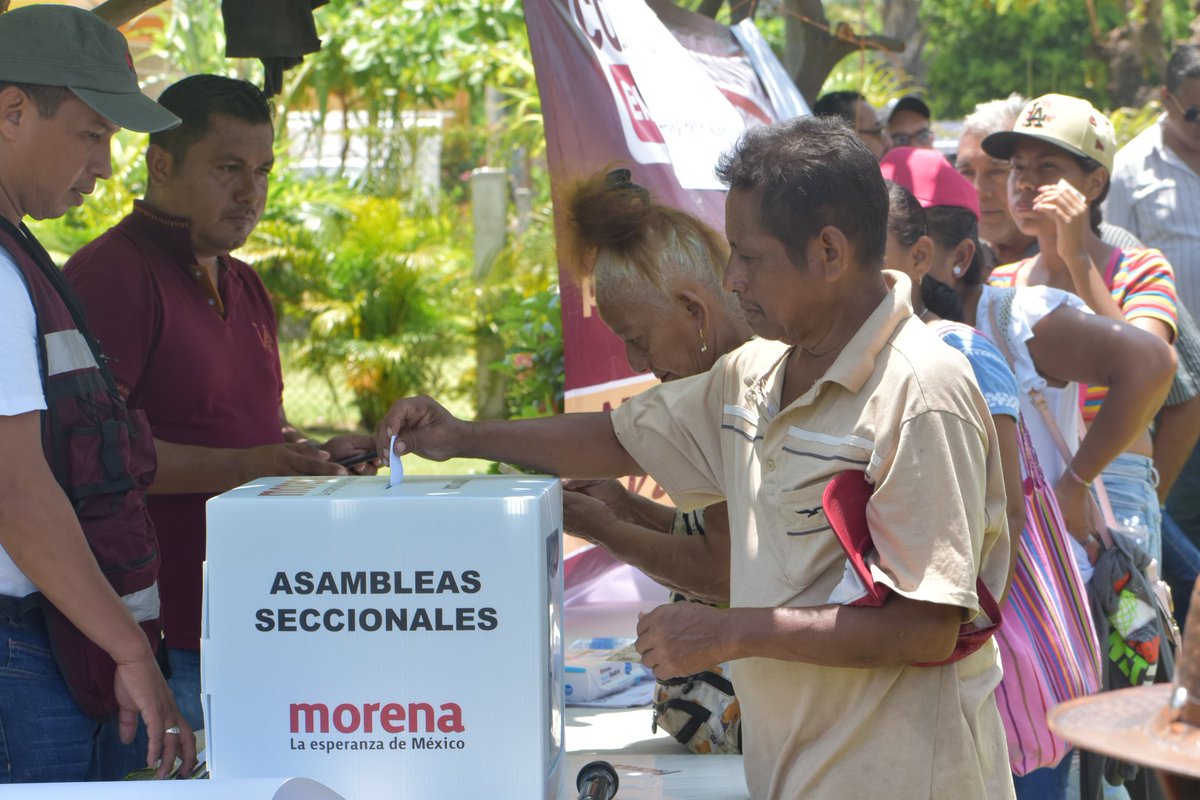 Beatriz_Mojica's tweet photo. Día histórico para nuestro país.
En @PartidoMorenaMx, defendemos la democracia y caminamos desde abajo con militantes, simpatizantes y con el pueblo. #TodoConElPueblo
#ComitésMorena #4T #Morena #Transformación #Pueblo #México #comitesseccionales https://t.co/tRyRaRlPz8