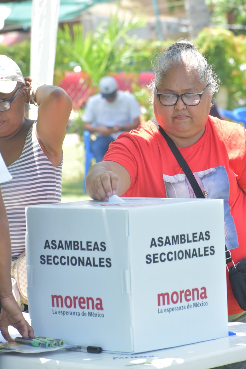 Beatriz_Mojica's tweet photo. Día histórico para nuestro país.
En @PartidoMorenaMx, defendemos la democracia y caminamos desde abajo con militantes, simpatizantes y con el pueblo. #TodoConElPueblo
#ComitésMorena #4T #Morena #Transformación #Pueblo #México #comitesseccionales https://t.co/tRyRaRlPz8