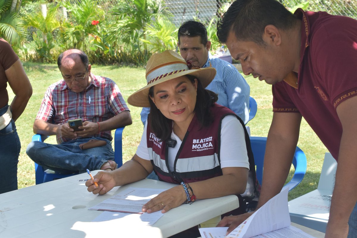 Beatriz_Mojica's tweet photo. Día histórico para nuestro país.
En @PartidoMorenaMx, defendemos la democracia y caminamos desde abajo con militantes, simpatizantes y con el pueblo. #TodoConElPueblo
#ComitésMorena #4T #Morena #Transformación #Pueblo #México #comitesseccionales https://t.co/tRyRaRlPz8