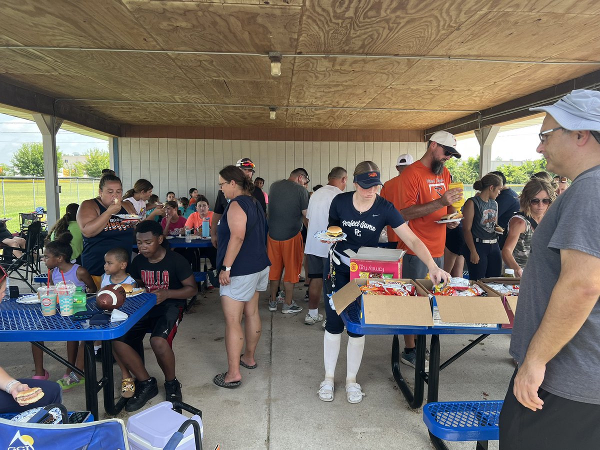 2011MWS's tweet photo. Midwest Sluggers Scrimmage/Picnic 

Good start to your 2025-2026 season https://t.co/blBYcwN2H3