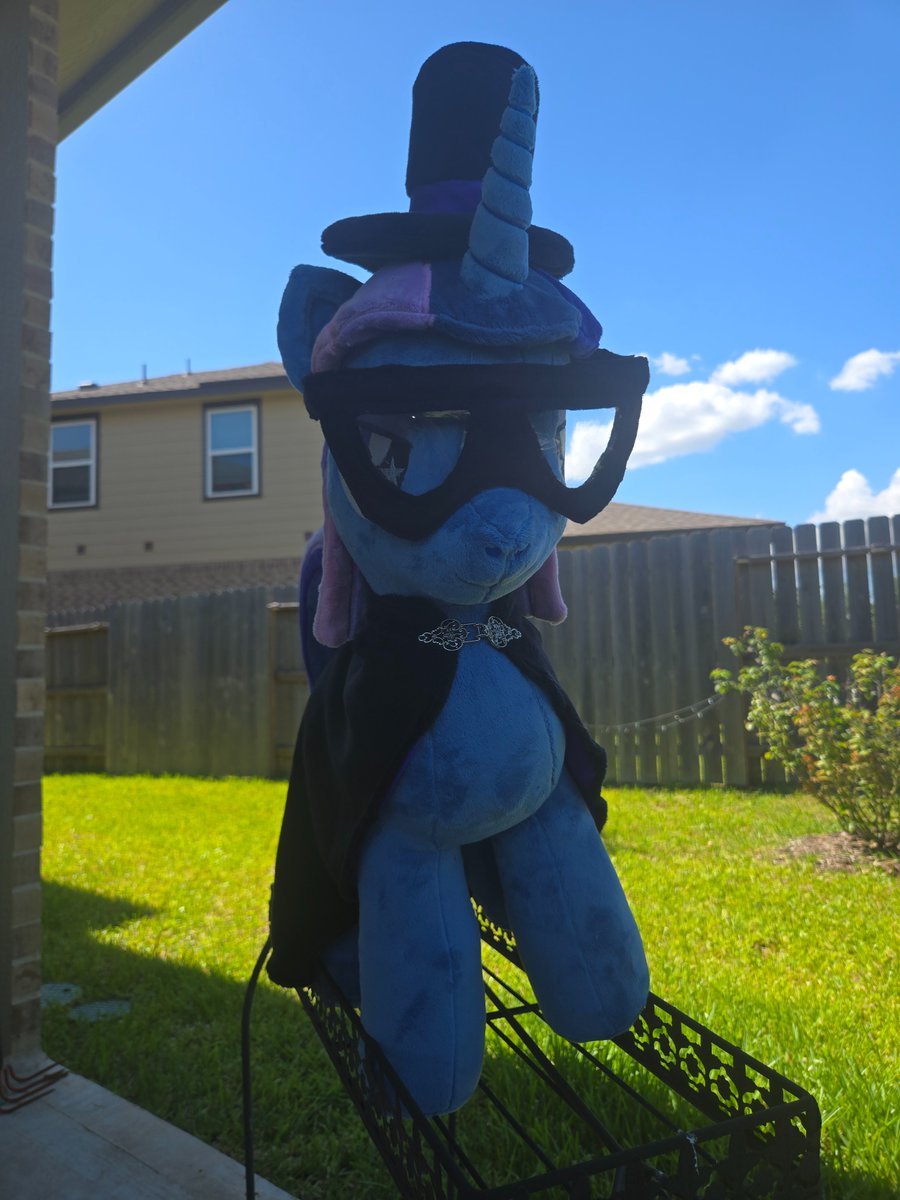 Flawless Sparklemoon needed glasses... she was having trouble seeing