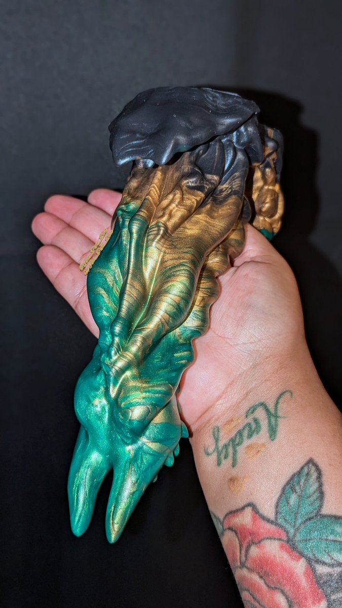 Also have this handsome fella that I'm open to hearing offers on. 💚👅

#dongsales <a href="/2ndhandsweetie/">🎁Secondhand Sweeties🎁</a>