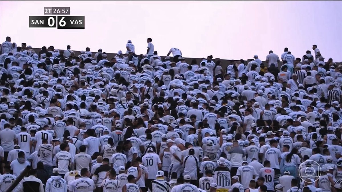 PomboMilGraau's tweet photo. @SantosFC Viraram o bumbum pra ganhar pica https://t.co/YI3YPqh9iJ