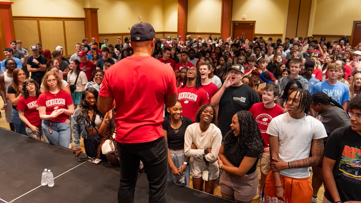 HendersonStateU's tweet photo. Saturday night’s Playfair brought new friends together in an ultimate icebreaker event! #WelcomeWeek25 https://t.co/I0rnglkCrU