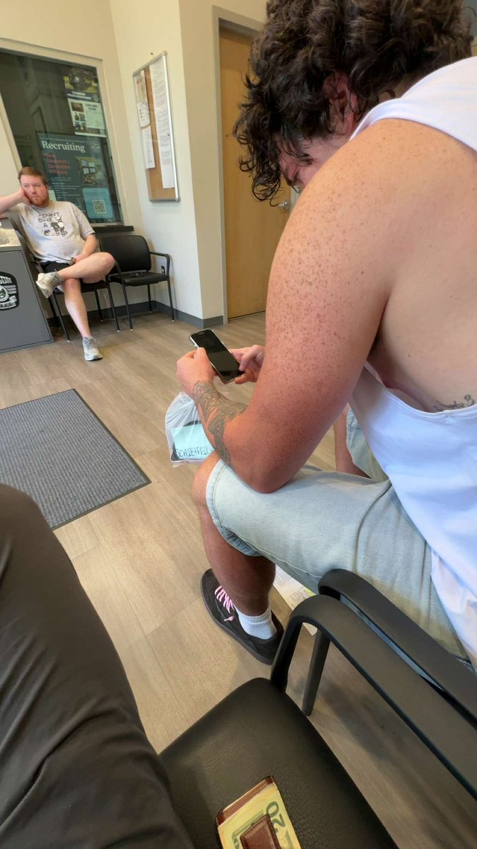 DanglePhil's tweet photo. Rough wake up big guy? #dui #nipslip https://t.co/Epe3fz4jl3