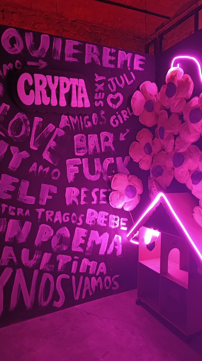 ✨ Gran noche en CRYPTA 🎶
Mucha nostalgia volver a tocar donde alguna vez fue Panacea 💭❤️

Compartiendo escenario con grandes músicos de @siempreeshoy.sl y @la208rock 🔥🎸.
Gracias por hacerme parte de esta linda fecha!!!

¡Vamos por más escenarios! 🚀💥