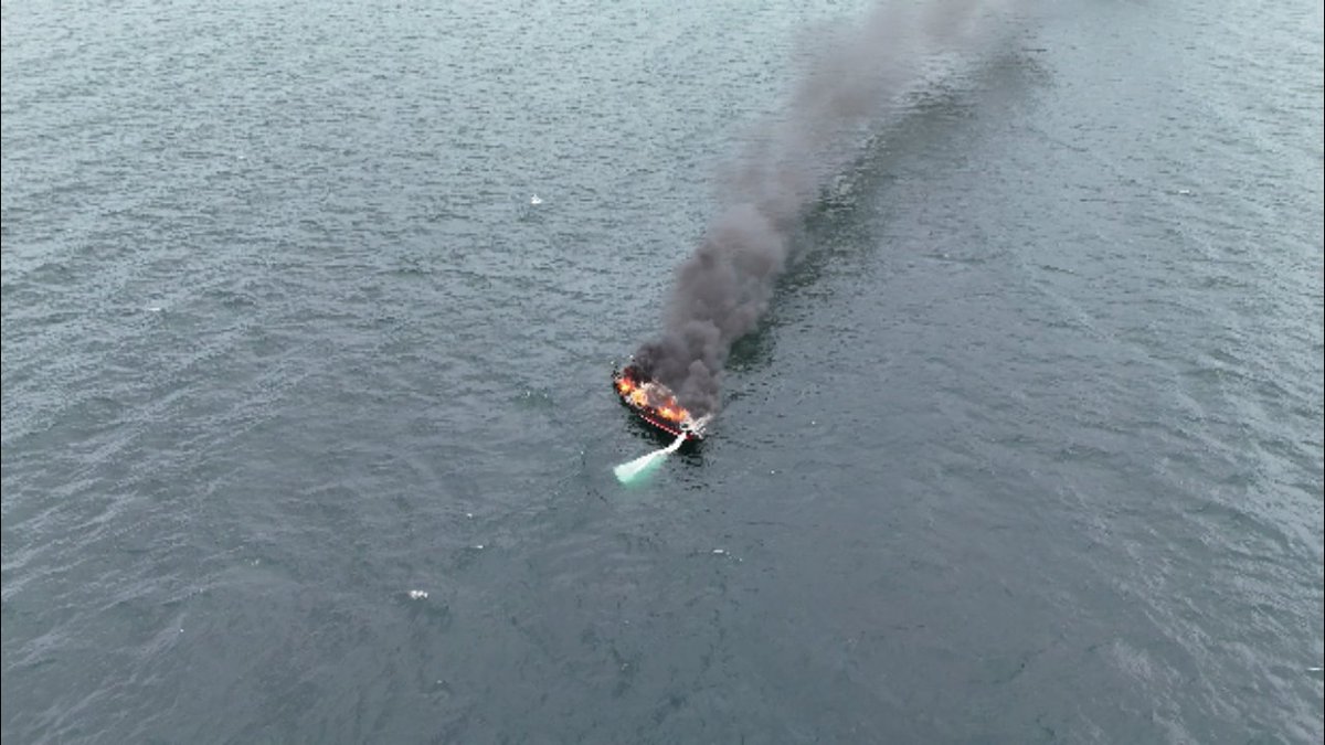 Colin Williamson (@colinwxchaser) on Twitter photo At least one person has been transported with serious injuries after a boat caught fire about 2 km offshore of Courtice.  Details on who rescued them is still not clear Coastguard; Police boat or civilian, but they took them to the Oshawa pier. At least one person has been transported with serious injuries after a boat caught fire about 2 km offshore of Courtice.  Details on who rescued them is still not clear Coastguard; Police boat or civilian, but they took them to the Oshawa pier.