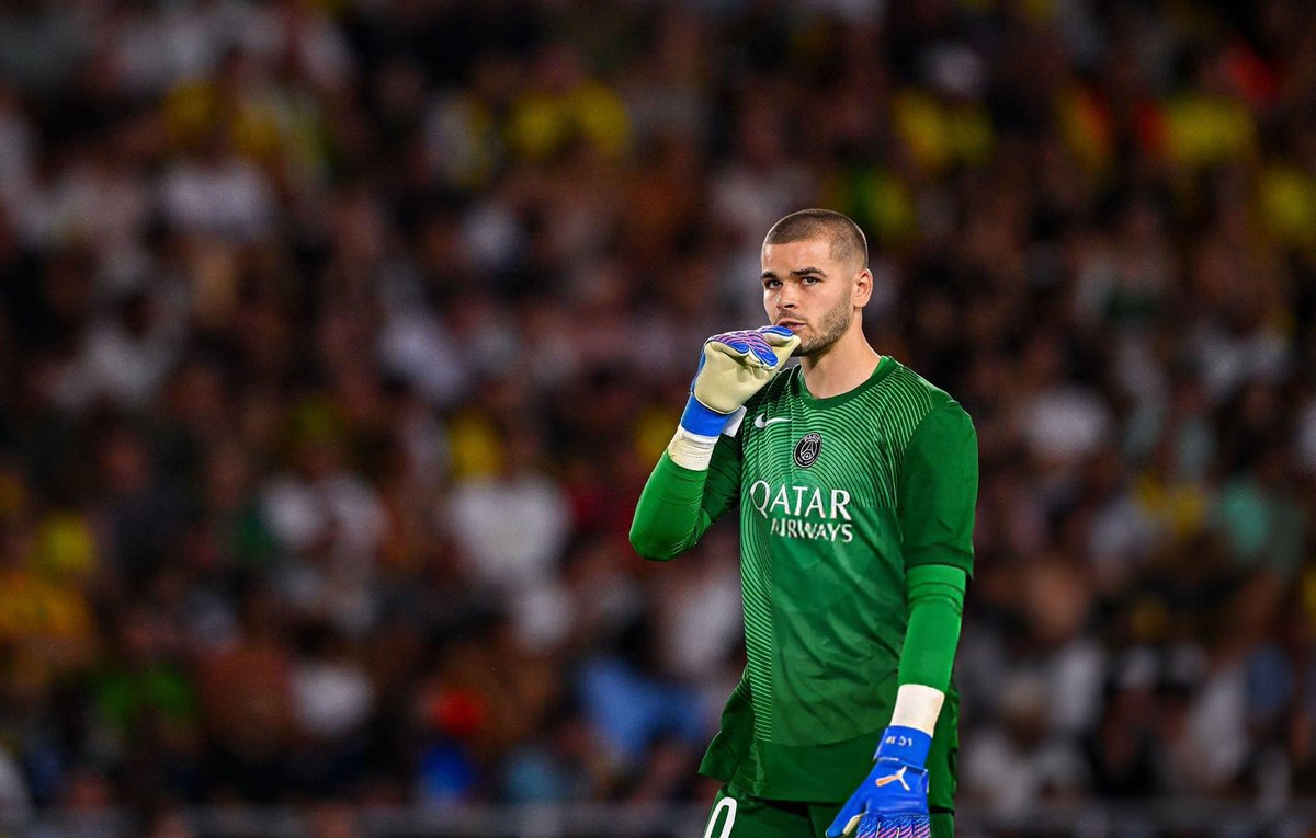 ChevalierVibes's tweet image. 🔙 | Retour sur la rencontre #FCNPSG de Lucas Chevalier !

🧤 | 0 Arrêts
⚽ | 20 Touches de balles
💫 | 13/15 Passes Réussies
🚀 | 5/7 Passes longues réussies
🌪️ | 0 Sorties
💥 | 0 Duels

Match très tranquille pour Lucas qui a vu ses coéquipiers dominés cette rencontre ! 💤