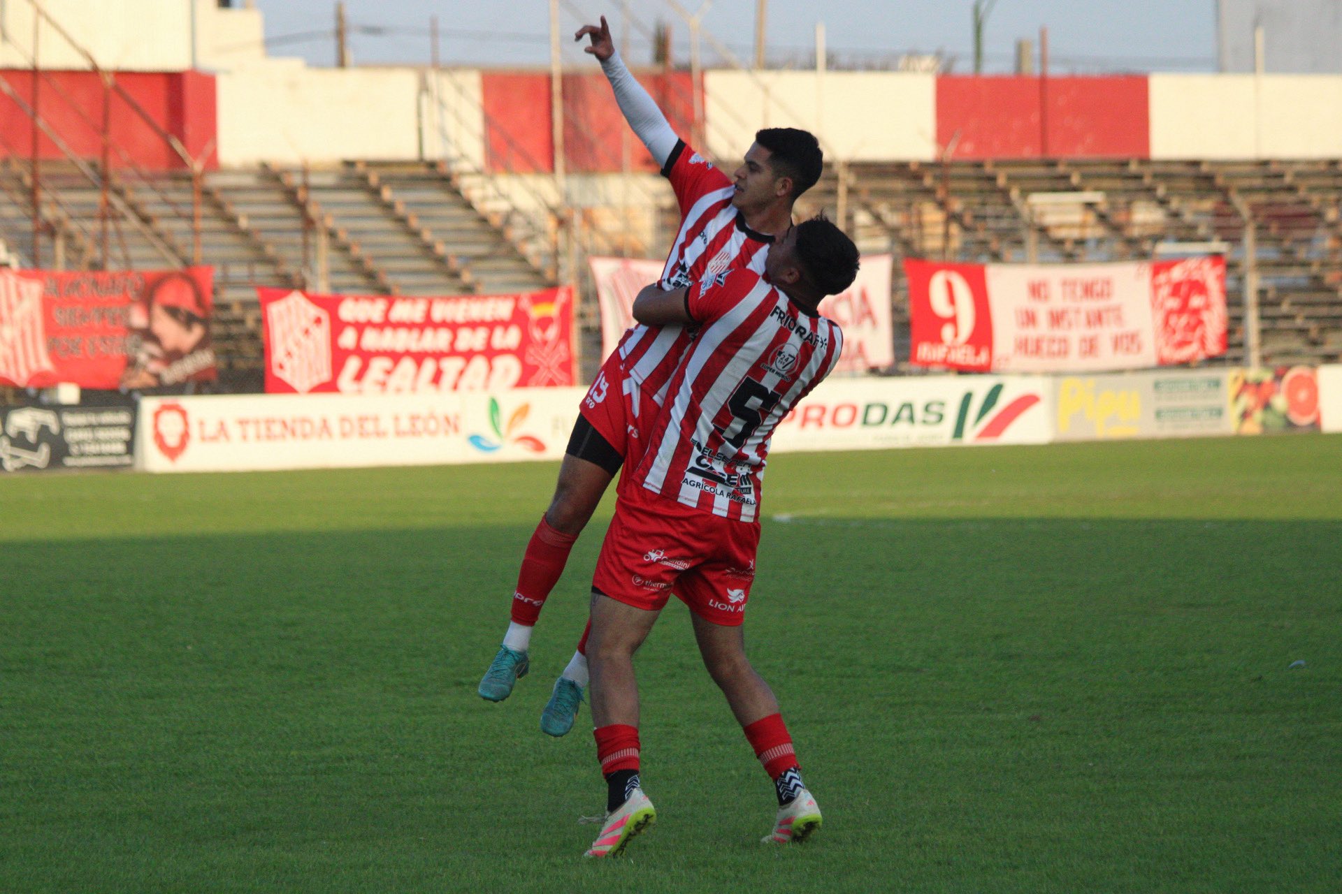 GylZ22cW0AAlOWv?format=jpg&name=large