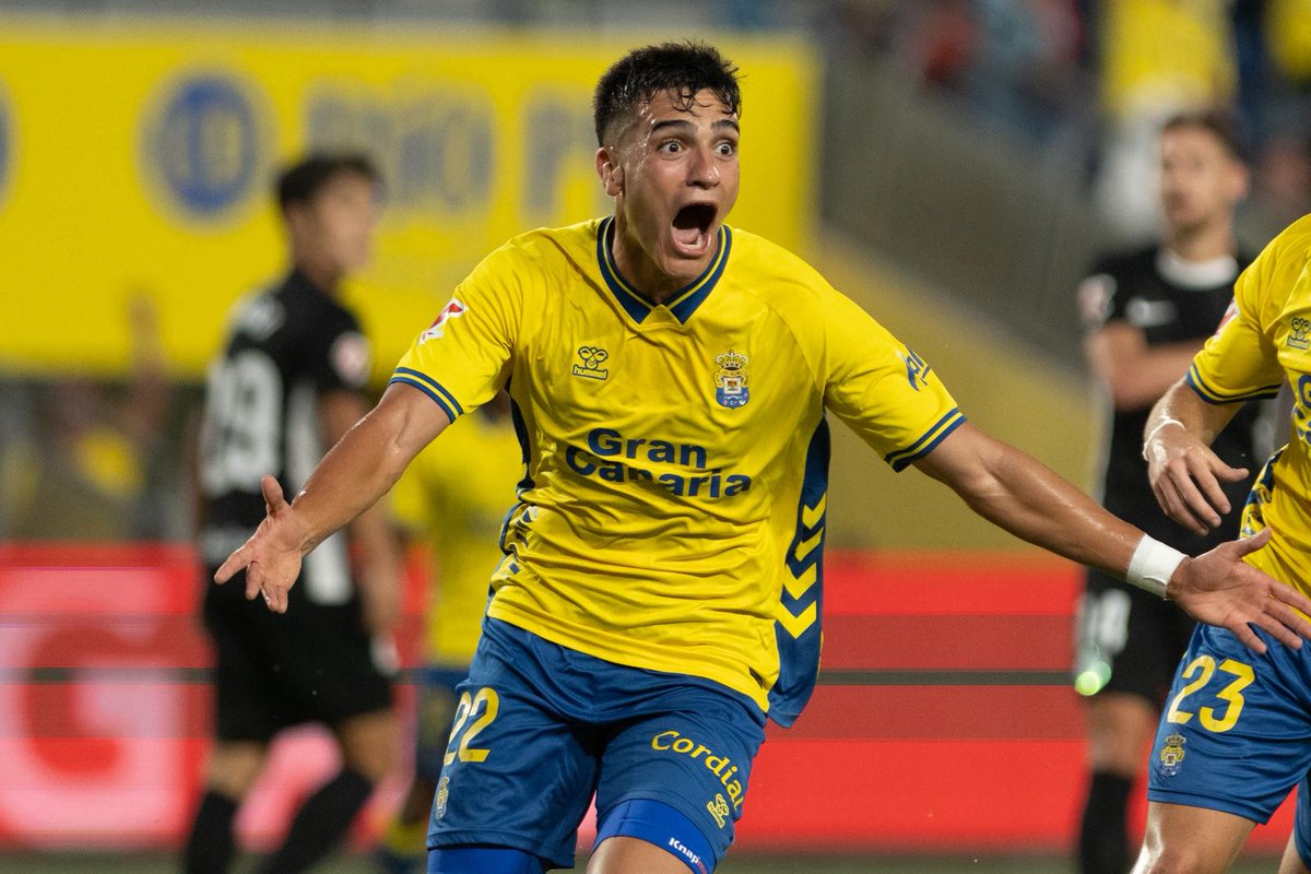 José Juan Arencibia (@arencibiajj) on Twitter photo 💛💙 La <a href="/UDLP_Oficial/">UD Las Palmas</a> debutó en la temporada 2025/2026 con un empate (1-1) ante el Andorra en el Estadio de Gran Canaria con casi 20.000 espectadores.
Un primer paso en un largo camino hacia Primera División en el que le deseamos muchos éxitos. 🌟⚽
📸 <a href="/raycotacoronte/">Rayco Tacoronte</a> 💛💙 La <a href="/UDLP_Oficial/">UD Las Palmas</a> debutó en la temporada 2025/2026 con un empate (1-1) ante el Andorra en el Estadio de Gran Canaria con casi 20.000 espectadores.
Un primer paso en un largo camino hacia Primera División en el que le deseamos muchos éxitos. 🌟⚽
📸 <a href="/raycotacoronte/">Rayco Tacoronte</a>