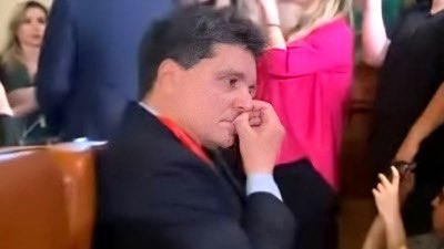 📢 COMUNICAT OFICIAL MUCEA

Subiect: România – mare putere, mic pătrățel pe Zoom

MUCEA sprijină cu entuziasm inițiativa președintelui Nimicușor Dan de a reprezenta România în „Coaliția Doritorilor” – prin videocall, cu fundal de cabană și microfonul pe mute.

✅ Realizări