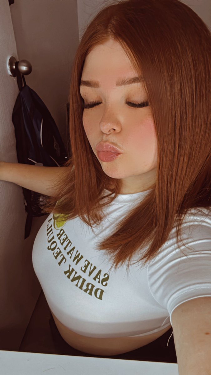 xobbeeccaa's tweet photo. made you look☘️💋 https://t.co/iPmoi5DMn5