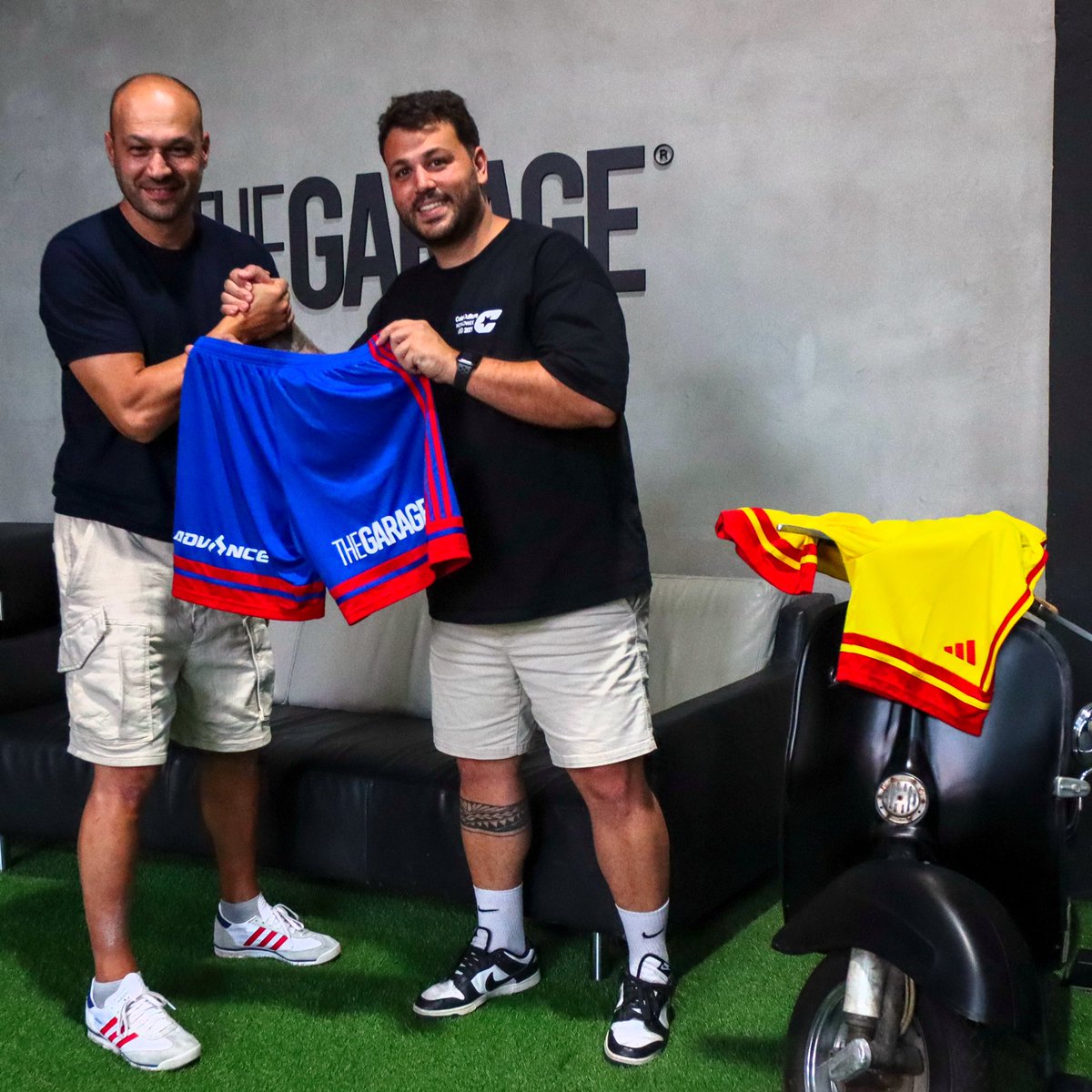 AE Sant Gregori (@ae_stgregori) on Twitter photo 🤝 The Garage, nou patrocinador del Club
🏋🏻 El centre d'entrenament de Sant Gregori i liderat per <a href="/Albertcoach21/">Albert Pallàs Library</a> estarà visible als nous pantalons de joc 😍
Moltes gràcies pel suport 🔝 I estigueu atents 😜 🤝 The Garage, nou patrocinador del Club
🏋🏻 El centre d'entrenament de Sant Gregori i liderat per <a href="/Albertcoach21/">Albert Pallàs Library</a> estarà visible als nous pantalons de joc 😍
Moltes gràcies pel suport 🔝 I estigueu atents 😜