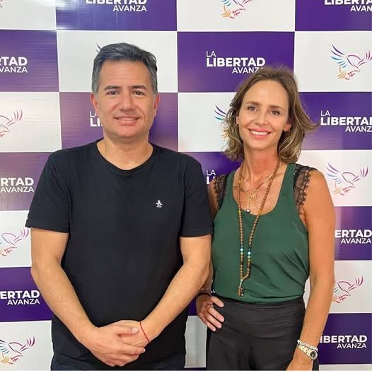 DiarioPuntal's tweet image. 🟣 Lista "100% liberal": La #riocuartense Laura Soldano irá #segunda en la lista de #candidatos de #LLA en Córdoba.

👉 Quien encabeza la lista es Gonzalo Roca, vicepresidente de LLA en Córdoba.

🌐 puntal.com.ar