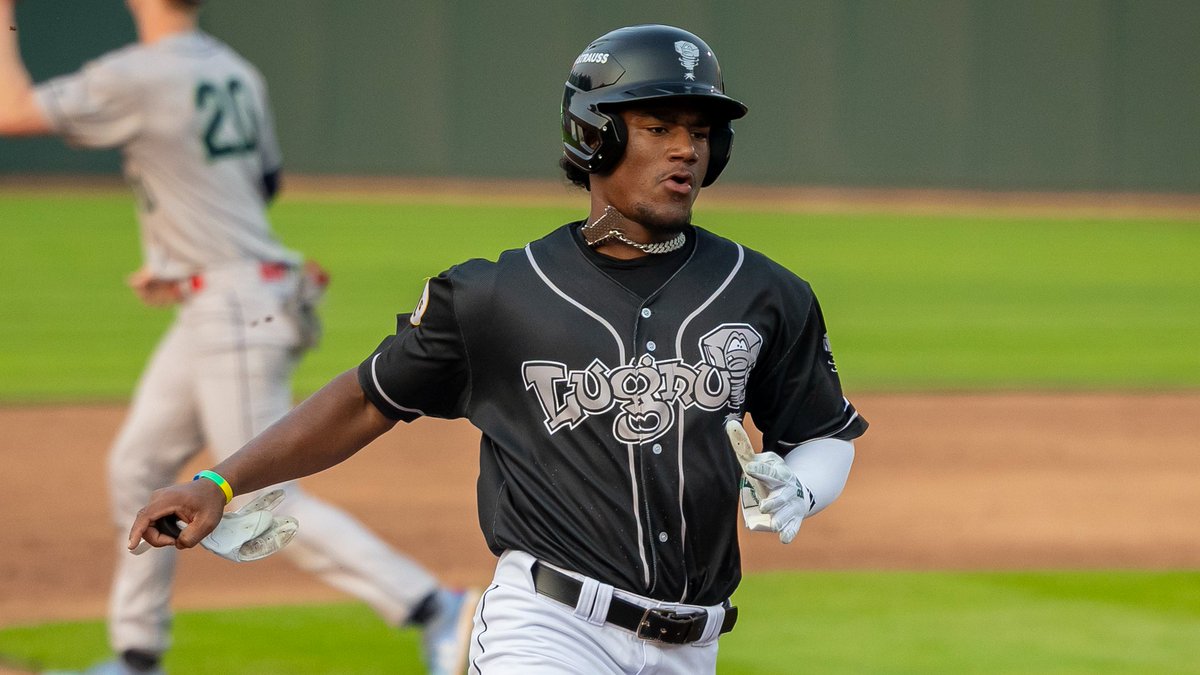 Leo De Vries is headed to Double-A, per <a href="/francysromeroFR/">Francys Romero</a>.

MLB's No. 3 prospect will be the only 18-year-old at the level after slashing .268/.338/.518 in 15 games following a Trade Deadline deal to the #Athletics: atmlb.com/4mI47hP