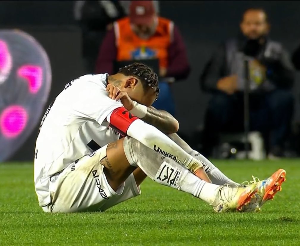 sccpcoringando's tweet photo. @Rodox_Gomes A diferença de chorar por um título e chorar por uma derrota vexatória. Mais um pouco tomava 7 de novo. Seu fudido. https://t.co/4Lb4sbQlrH