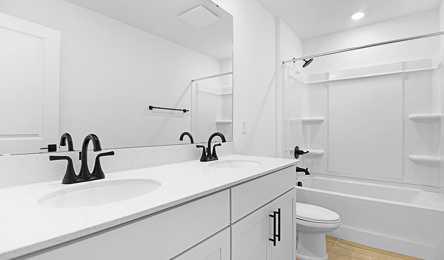 RAHomes's tweet photo. Discover this must-see home for sale in Mt. Dora, FL! Impressive kitchen offering 42'' white cabinets, quartz countertops & a roomy pantry | Beautiful guest suite boasting a living room, a bedroom & a bathroom | Airy loft #HotHomes https://t.co/sLDk82wrHH https://t.co/rEJO1O0g1v