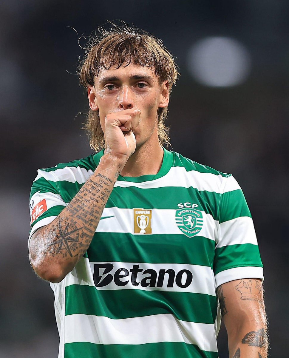 insidesporting_'s tweet photo. Richard Sleeves:
- 300k€
- lateral esquerdo
- 2 golos

Richard Reels:
- 27M€
- médio
- 1 concerto assistido e 825 mergulhos https://t.co/DXZ41e0zqX