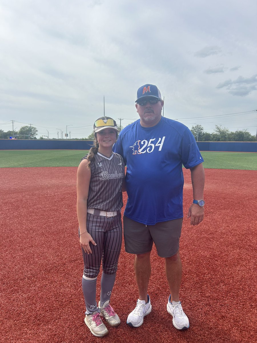 Emma_2Stewart's tweet photo. Thank you @McLennan_SB for another great camp. And a big thank you to @CoachBerry33 @CoachJ_22 @julia_herzinger  for putting on the camp.
#2029 #outfielder @TXBlz16uGoldFut https://t.co/RcoaGlJMbv