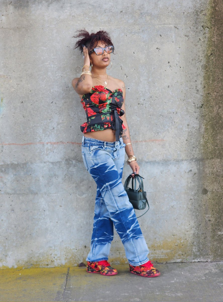 Key Lee ๐ค (@key2ursole) on Twitter photo Just checking in ๐ค
Depression tryna take ya girl out, but I'm fighting that hoe back!!! Today's the first day in a long time I wanted to get a fit off. Guess I haven't lost it ๐๐ซ
Happy Sunday โผ๏ธ Hope all of you are well ๐ค
๐: Nike SB "Wizard of Oz"
๐ฝ: <a href="/dollskill/">Dolls Kill</a>
๐: Ross Just checking in ๐ค
Depression tryna take ya girl out, but I'm fighting that hoe back!!! Today's the first day in a long time I wanted to get a fit off. Guess I haven't lost it ๐๐ซ
Happy Sunday โผ๏ธ Hope all of you are well ๐ค
๐: Nike SB "Wizard of Oz"
๐ฝ: <a href="/dollskill/">Dolls Kill</a>
๐: Ross