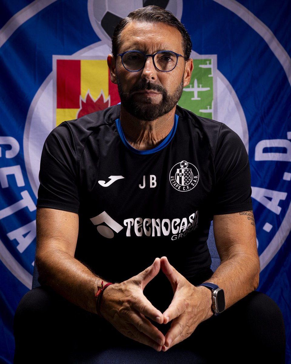 La primera jornada en #LALIGAEASPORTS ha servido para reivindicar a estos dos tipos.

Competitivos, enérgicos, líderes.

Manolo y Bordalás, Bordalás y Manolo. Vaya dos entrenadores.